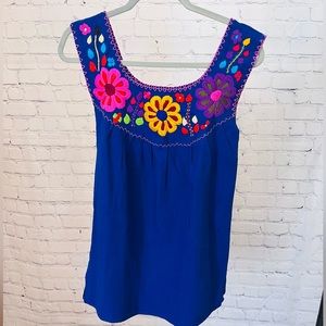 💰SOLD!💰Mexican blouse - hand embroidered NWOT - Size Small